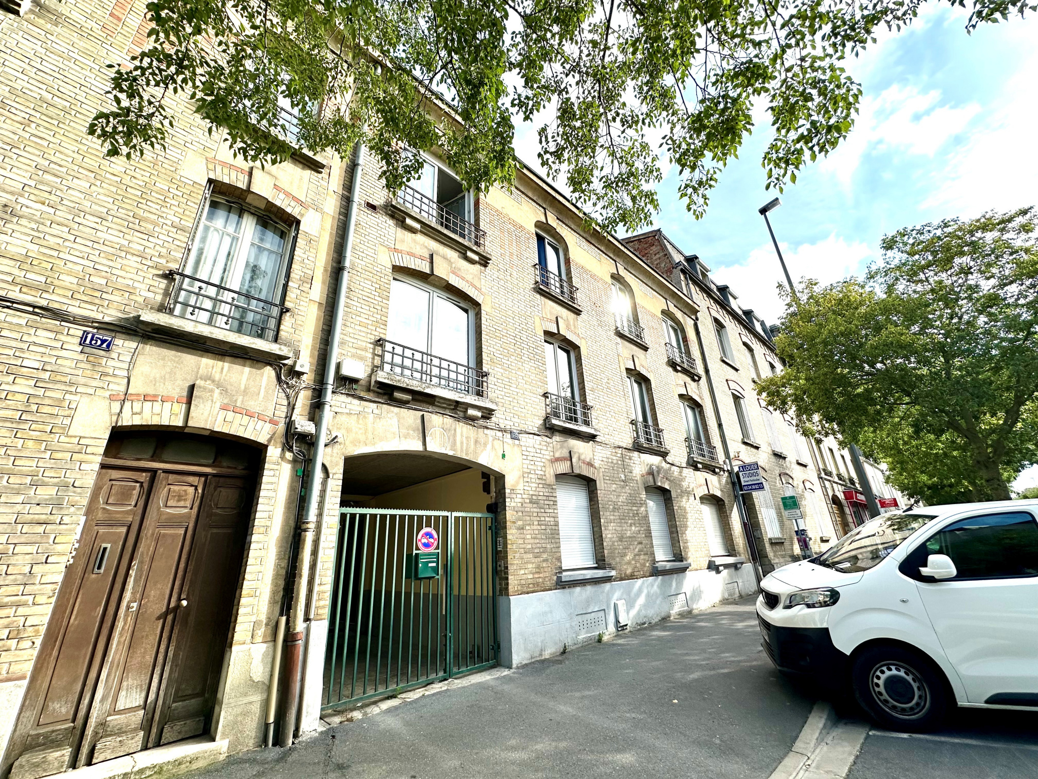 REIMS - Avenue Jean Jaures -/ Boulevard Jamin appartement 4 pièces dans un bel immeuble ancien