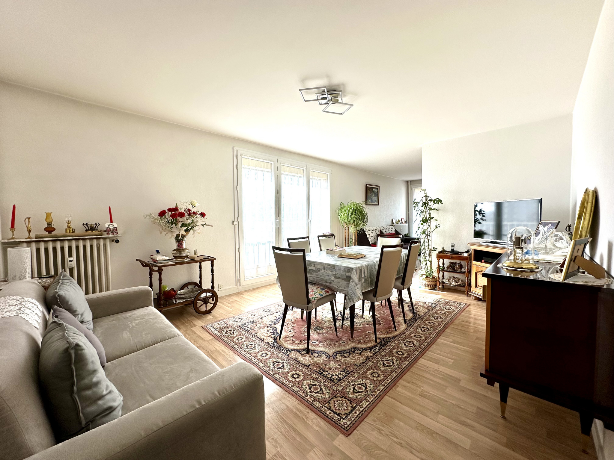 Appartement TINQUEUX T3 de 78 m2, 1 chambre, cave. Vendu loué